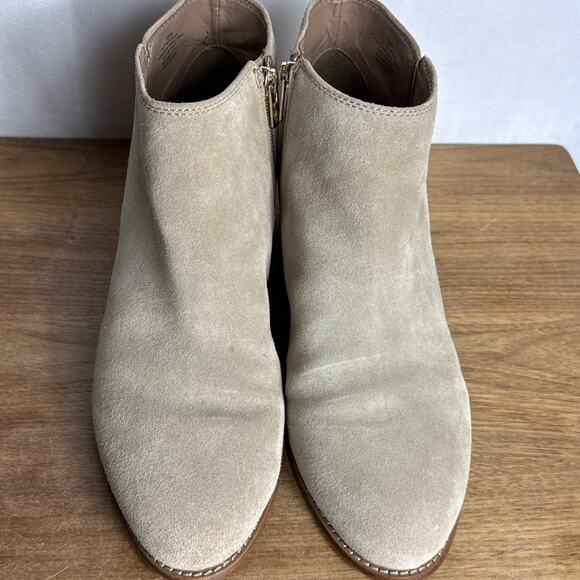 Antonio Melani Light Tan Suede Ankle Boots Size 10 Ash Cream Color Western Shoe - Picture 4 of 11